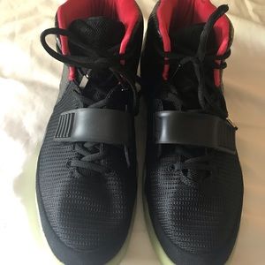 Nike air Yeezy 2 NRG/ solar red size 11